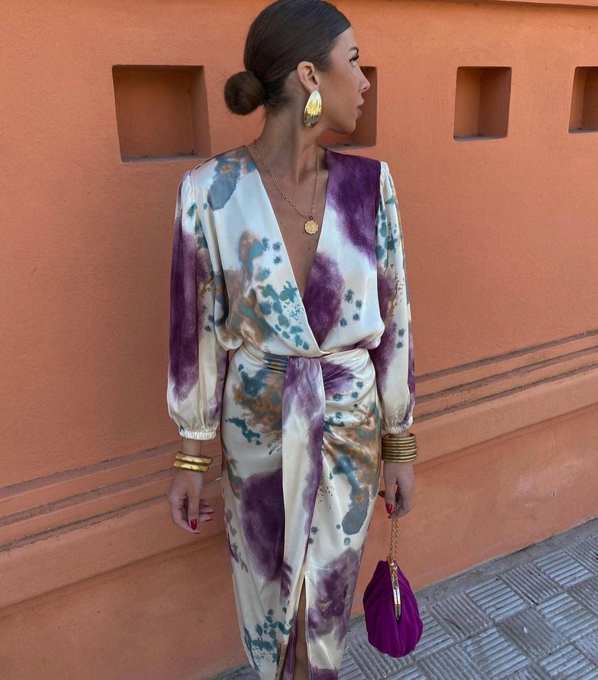Flattering V-Neck Midi Dress with Floral