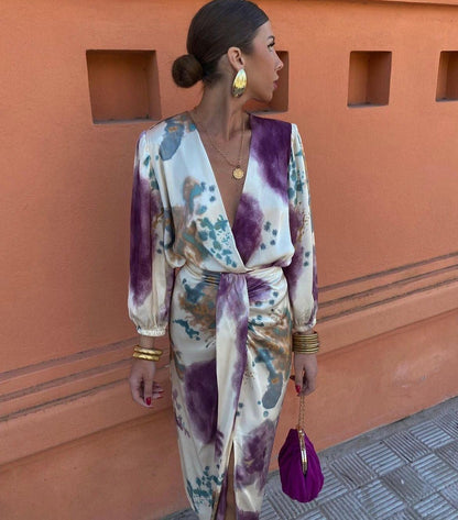 Flattering V-Neck Midi Dress with Floral