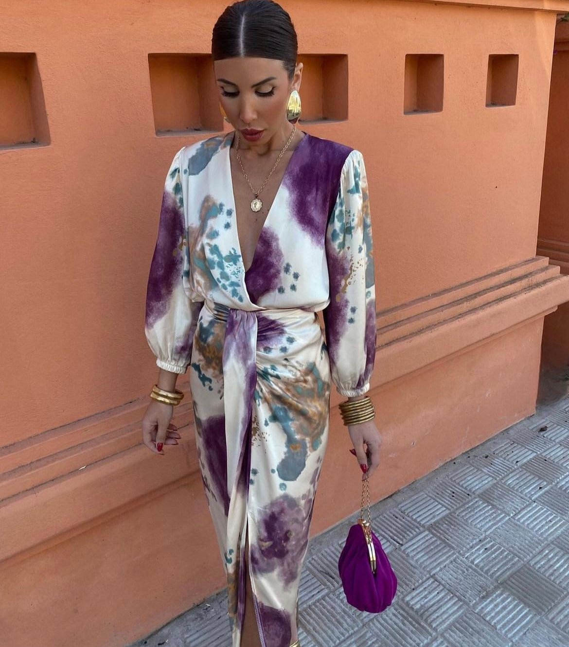 Flattering V-Neck Midi Dress with Floral