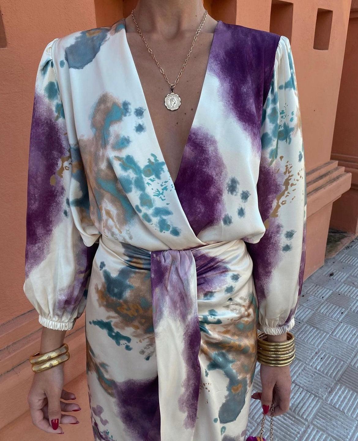 Flattering V-Neck Midi Dress with Floral