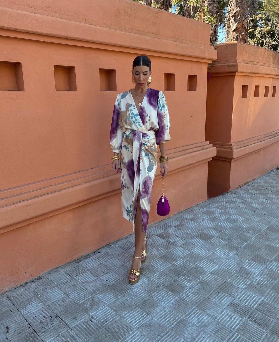 Flattering V-Neck Midi Dress with Floral
